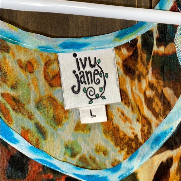 Top - Picture 3 of 3